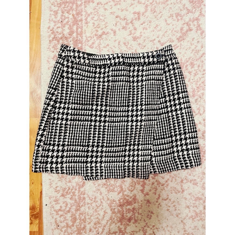 Houndstooth mini skirt sz L